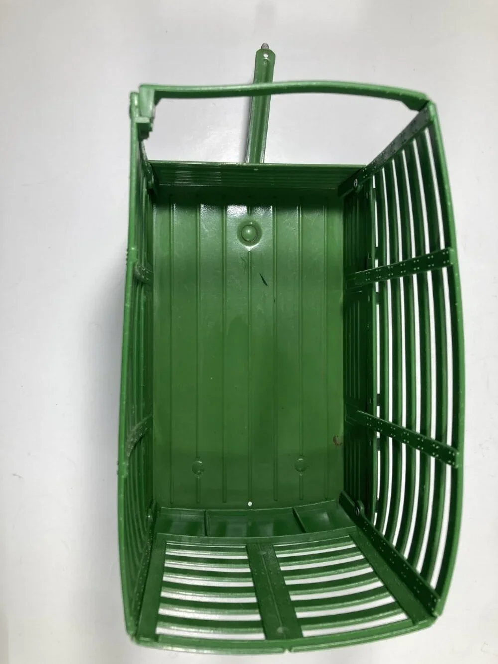 Ertl John Deere Bale Throw Hay Wagon 1:16 Toy Farm Toy Tractor Implement Diecast